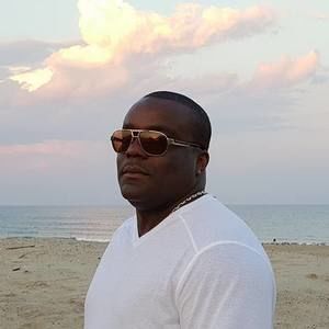 Meet your Posher, Everett